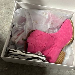 Hot pink booties - probably for Nashville or all those summer county concerts